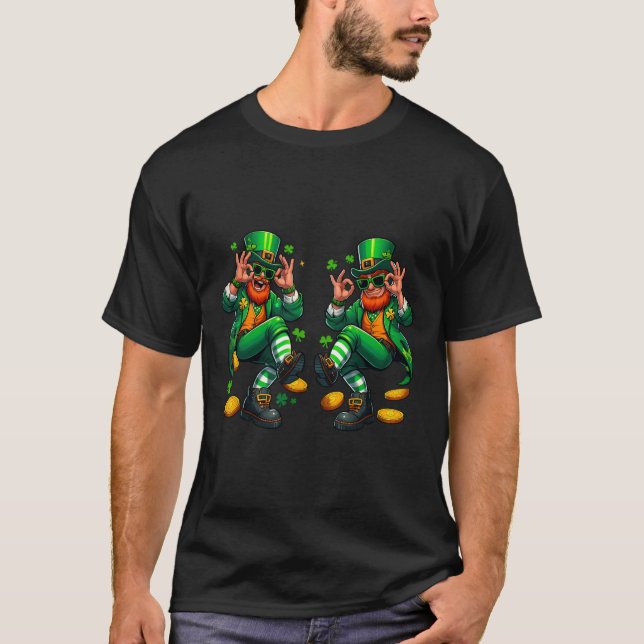Rolig Leprechaun Griddy Dans St Patrick's Day Kruk T Shirt (Framsida)