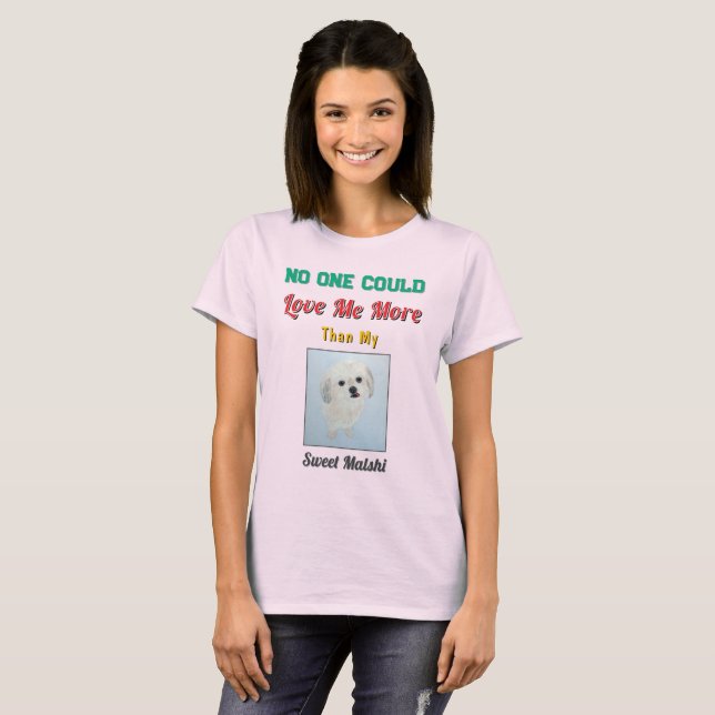 Rolig Malshi-valp Kärlek Rosa T Shirt (Hel framsida)
