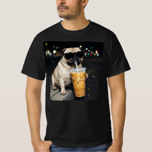 Rolig Mops Dricker Istrad Kafferi Sött Hund Meme H T Shirt
