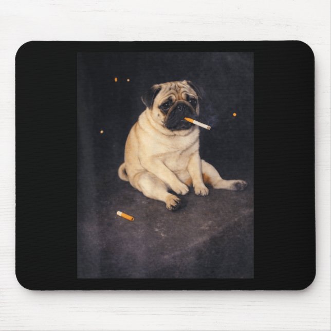 Rolig mops som röker meme-cigarett hund meme-gata musmatta (Framsidan)