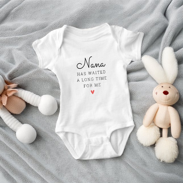 Rolig mormor har väntat länge t shirt (Funny Grandma Has Waited a Long Time Baby Bodysuit)
