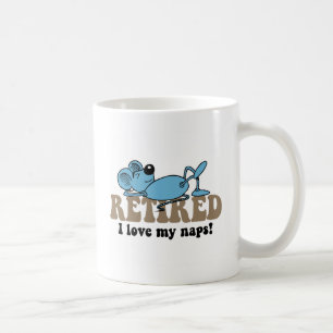 Rolig mus som ta sig en tupplur pension kaffemugg