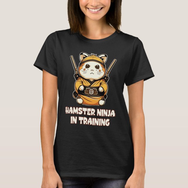 Rolig Ninja-Hamster Under Utbildning T Shirt (Framsida)