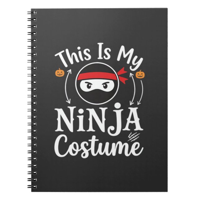 Rolig Ninja Kostym Halloween Design_1 Anteckningsbok (Framsidan)