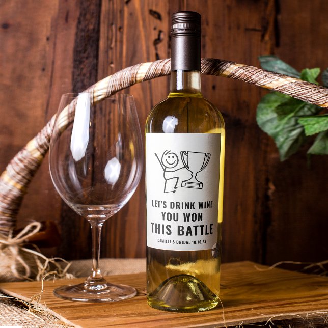 Rolig och trendig svart-vit etikett för vin med te (Skapare uppladdad)