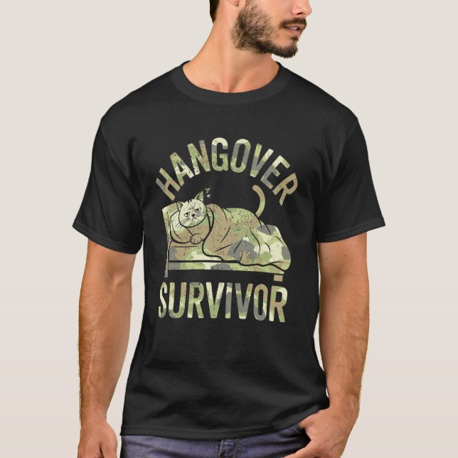 Rolig överlevare efter baksmälla för drickande kat t shirt (Framsida)