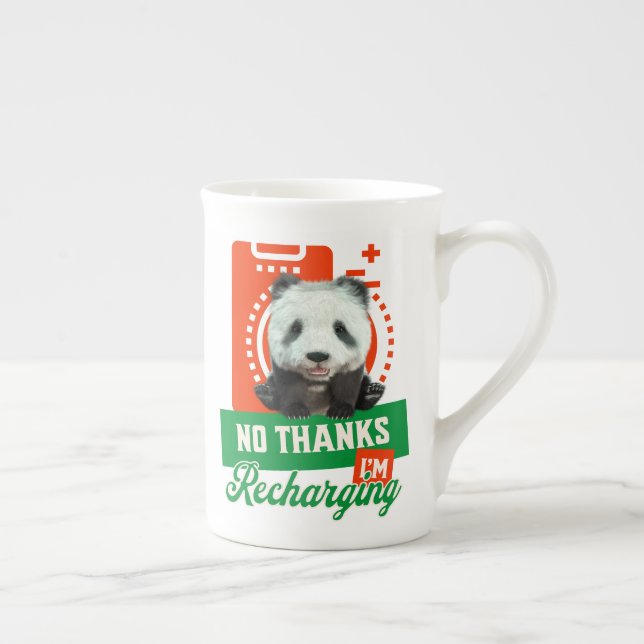 Rolig Panda Laddar Introvert Batteri Design Benporslin Mugg (Höger)