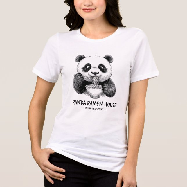 Rolig Panda Ramen T-shirt 🍜 “Panda Ramen House (Framsida)