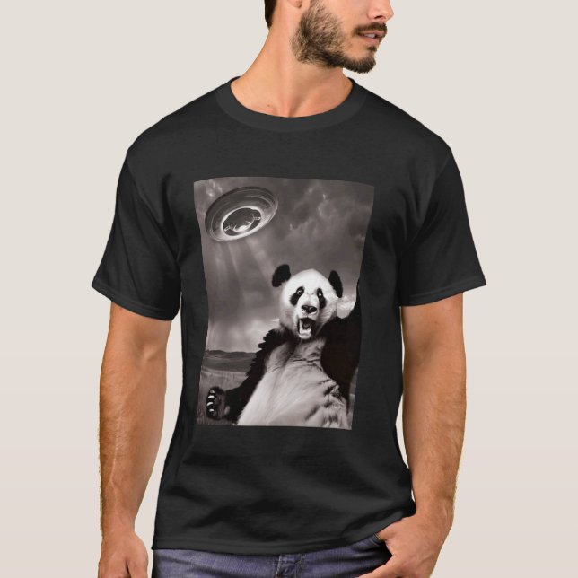 Rolig Panda UFO Selfie T Shirt (Framsida)