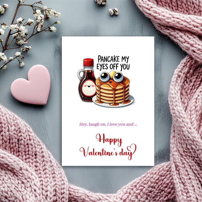 Rolig pannkaka mina ögon från dig jag älskar dig K Julkort (Funny pancake my eyes off you I love you Card)