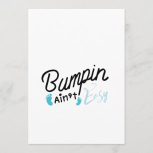 Rolig pappa som är gravidmoderskap som förväntar meddelande