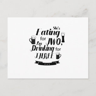 Rolig pappa som är gravidmoderskap som förväntar meddelande vykort