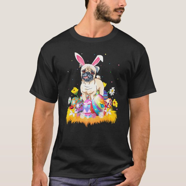 Rolig Påskägg Pug Hund Påsk T Shirt (Framsida)