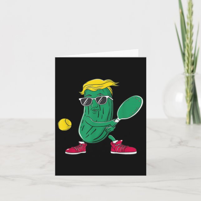 Rolig patriotisk pickle-spelare som spelar Pickleb Kort (Framsida)