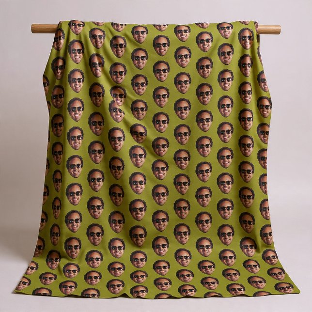 Rolig Personlig Ansiktsfoto Fleecefilt (Fun Personalized Face Photo Fleece Blanket by Ricaso. Add your own photograph, cut out face pattern.)