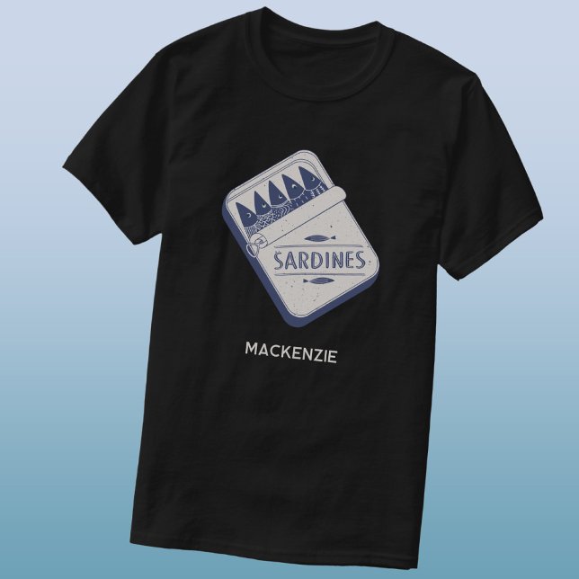 Rolig Personlig Sardindosa T Shirt (Fun tin of sardines Lino block print personalized custom name t-shirt)