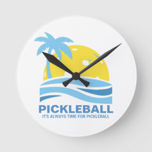 Rolig Pickleball gåva alltid Time för Pickleball Rund Klocka