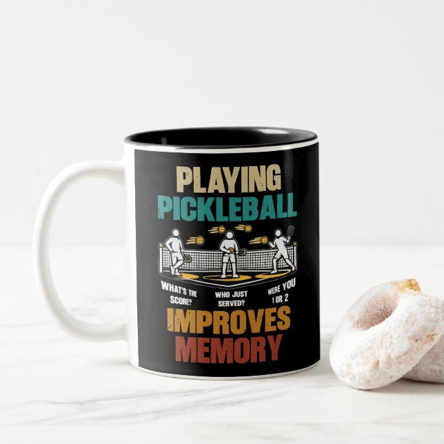 Rolig Pickleball-spel Förbättrar Minne Presentidé Två-Tonad Mugg (Med munk)