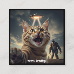 Rolig present till katt som tar selfie med UFO oc Fyrkantigt Visitkort