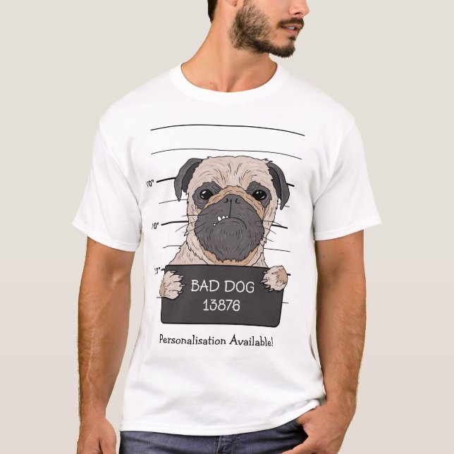 Rolig Pug Mugshot  T Shirt (Framsida)