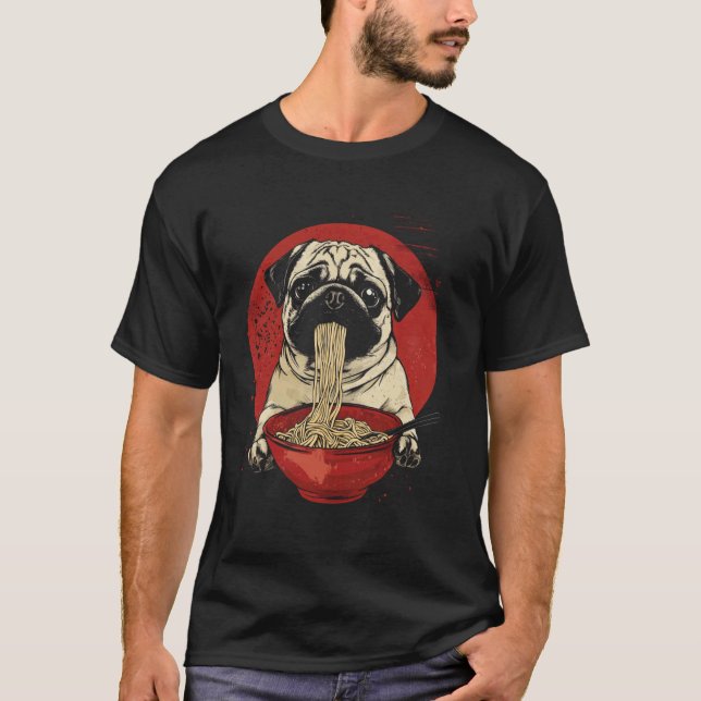 Rolig Pug som äter Ramen T Shirt (Framsida)