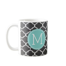 Rolig receptkaffemugg med monogramen