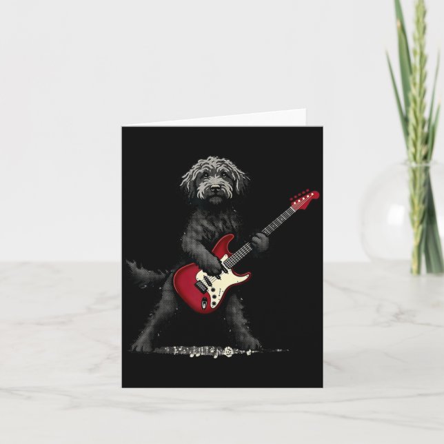 Rolig Rock Goldendoodle Hund som Spelar Gitarr Mus Kort (Framsida)