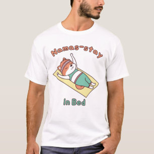 Rolig röd panda yogapunsj Namas-stanna i säng t-sh T Shirt
