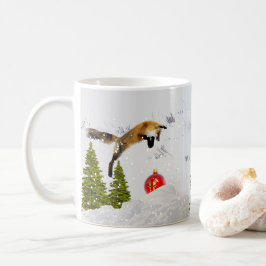 Rolig röd räv jakt julgransprydnad i snö kaffemugg