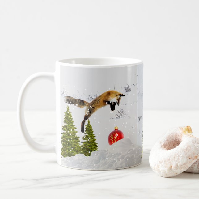 Rolig röd räv jakt julgransprydnad i snö kaffemugg (Med munk)