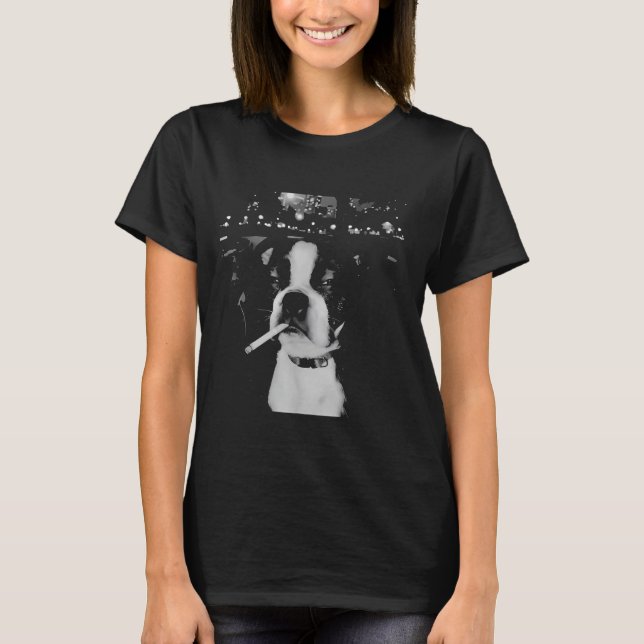 Rolig Rökande Hund Meme T Shirt (Framsida)