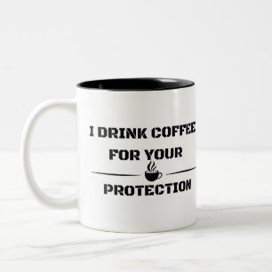 Rolig Sarksast Mugg - Jag Dricker Kaffe