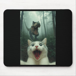 Rolig selfie på vit katt med T-rex dinosaur, katt Musmatta
