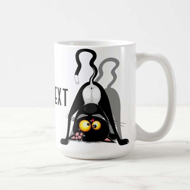 Rolig seriefigur av katt upp och ner kaffemugg (Höger)