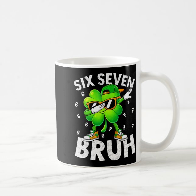Rolig sex sju bror st patricks dag dabbing kaffemugg (Höger)