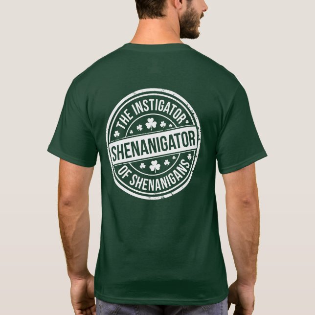 Rolig Shenanigator St Patrick's Day Distressed  T Shirt (Baksida)