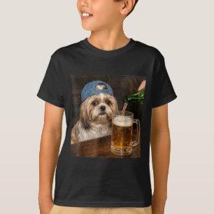 Rolig Shih Tzu-dog som dricker öl - Roligt Shih Tz T Shirt