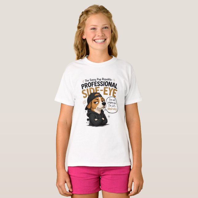 Rolig Sidoblick Hund - "Jag Dömer Dig Inte" T Shirt (Hel framsida)