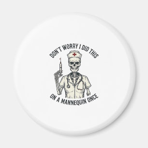Rolig Sjuksköterske Skelett Spruta Vintage Gravyr  Magnet