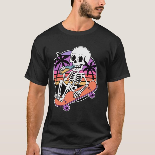 Rolig skateboardåkande skelett Skateboard humor T Shirt (Framsida)