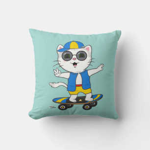 Rolig skidåkande katt iklädd blå och gul t-shirt kudde