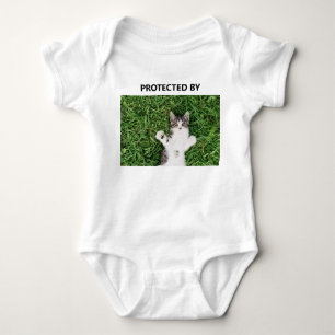 Rolig Skyddad Av Katt Foto T Shirt