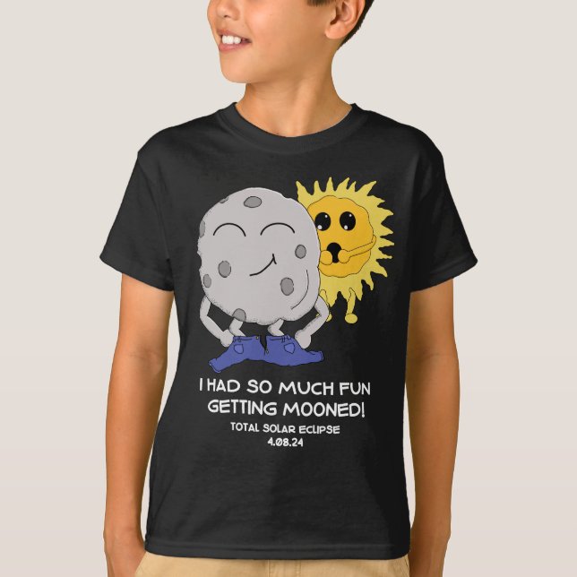 Rolig solförmörkelse 2024 Måne skämt T Shirt (Framsida)