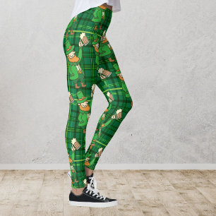 Rolig st patricks day Leprachaun som dricker öl Leggings