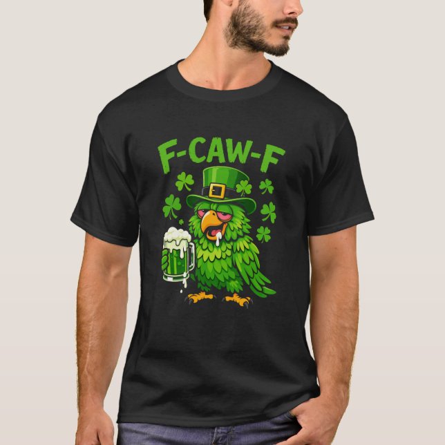 Rolig St Patricks day-papegoja och öldesign T Shirt (Framsida)
