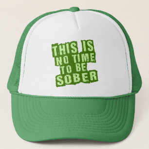 Rolig st patricks day som dricker humor keps
