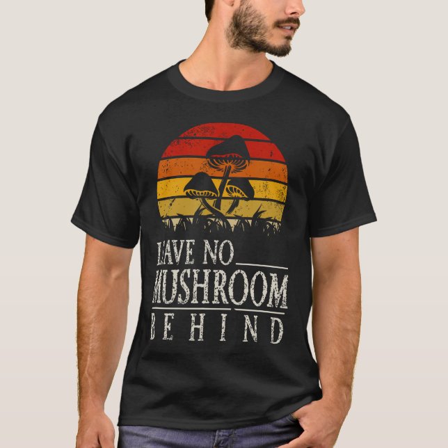 Rolig Svampjakt Moreller Svampplockare T Shirt (Framsida)