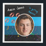 Rolig Svärmodellaktivitet för Brudgummen Pappersservett<br><div class="desc">Planerar du en svärmodell eller möhippa,  då behöver du lite partyartiklar för tillfället. Här kan du få tag i matchande T-shirts att gå ut i,  plus en extra speciell för den blivande brudgummen.</div>