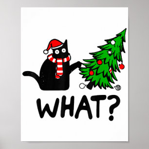Rolig svart katt present som knuffar julgran över poster