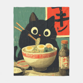 Rolig svart katt som äter Ramen Fleecefilt